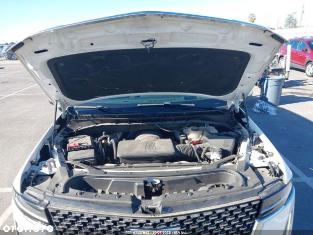 Cadillac Escalade - 12