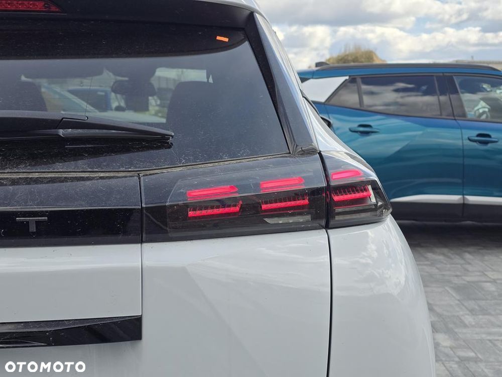 Peugeot 2008 PureTech mHEV Allure e-DCS6 - 23