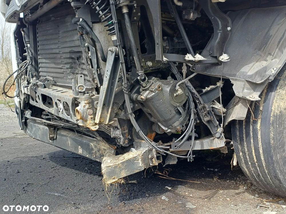 Mercedes-Benz ACTROS 1851 USZKODZONY - 4