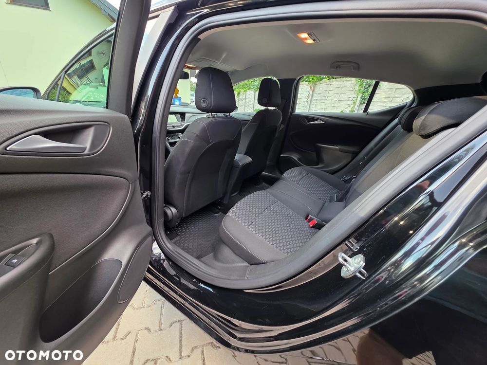Opel Astra 1.2 T Edition S&S - 8