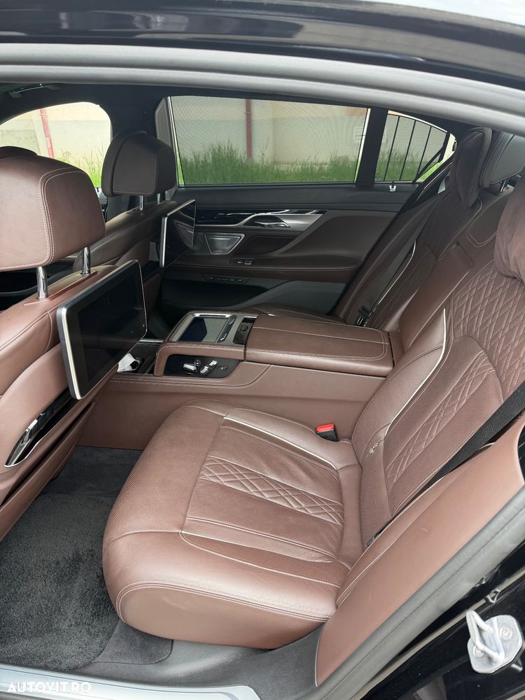 BMW Seria 7 740d xDrive - 13