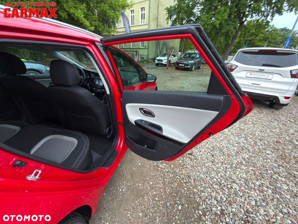 Kia Ceed - 16
