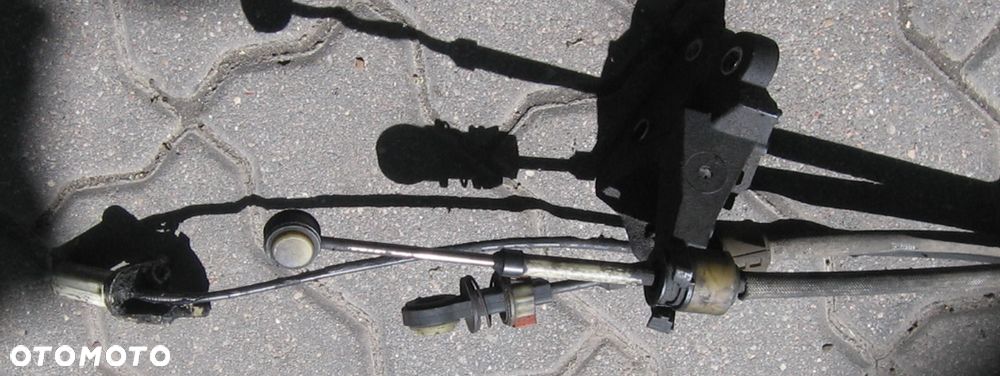 lewarek wybierak PEUGEOT 407 2.0 HDI - 2