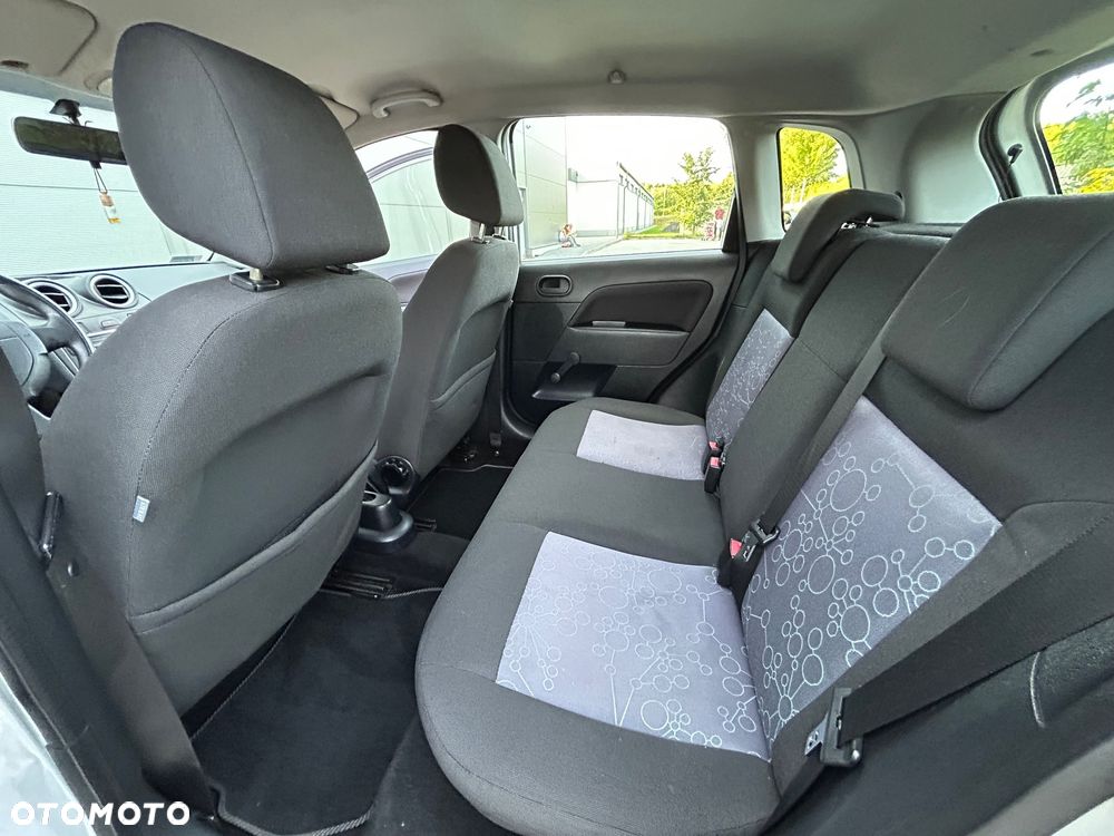 Ford Fiesta 1.3 - 9
