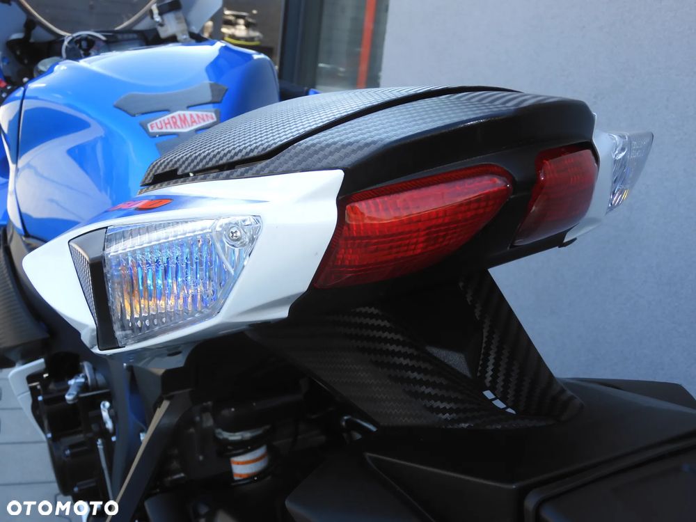 Suzuki GSX-R - 30