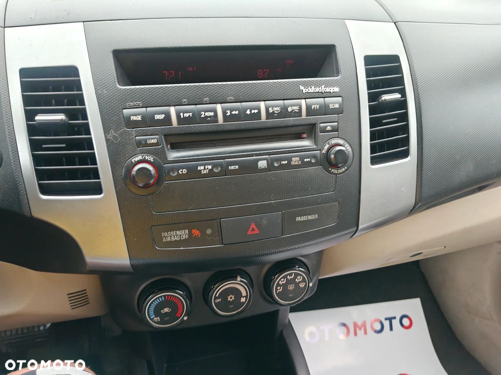 Mitsubishi Outlander 3.0 V6 LS 2WD - 23