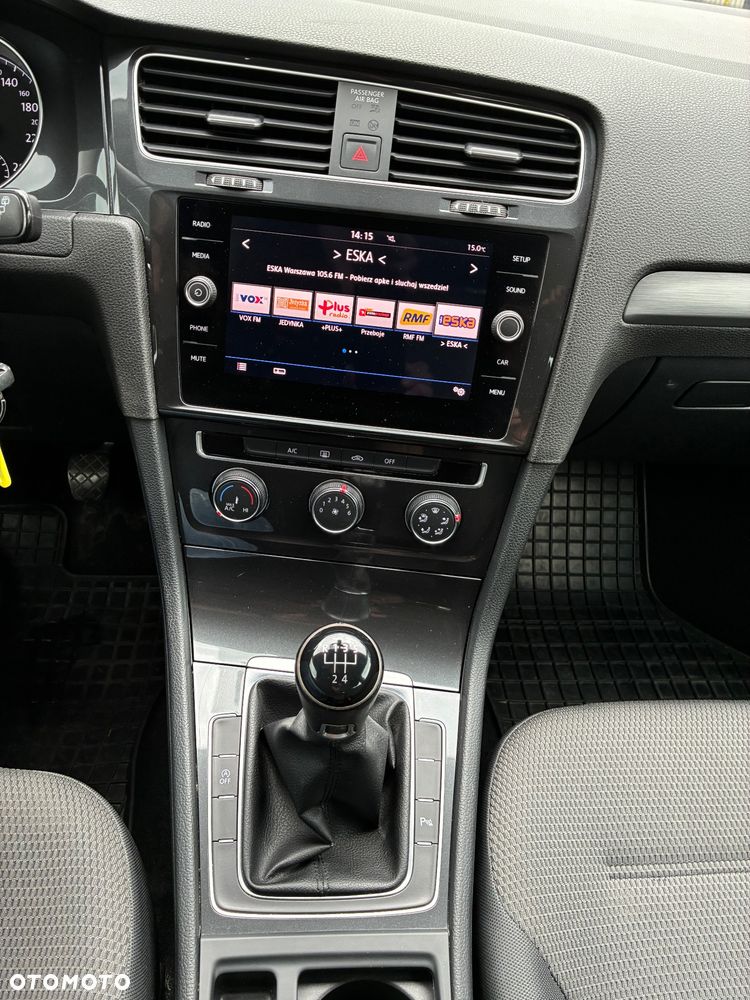 Volkswagen Golf 1.6 TDI BMT Comfortline - 11