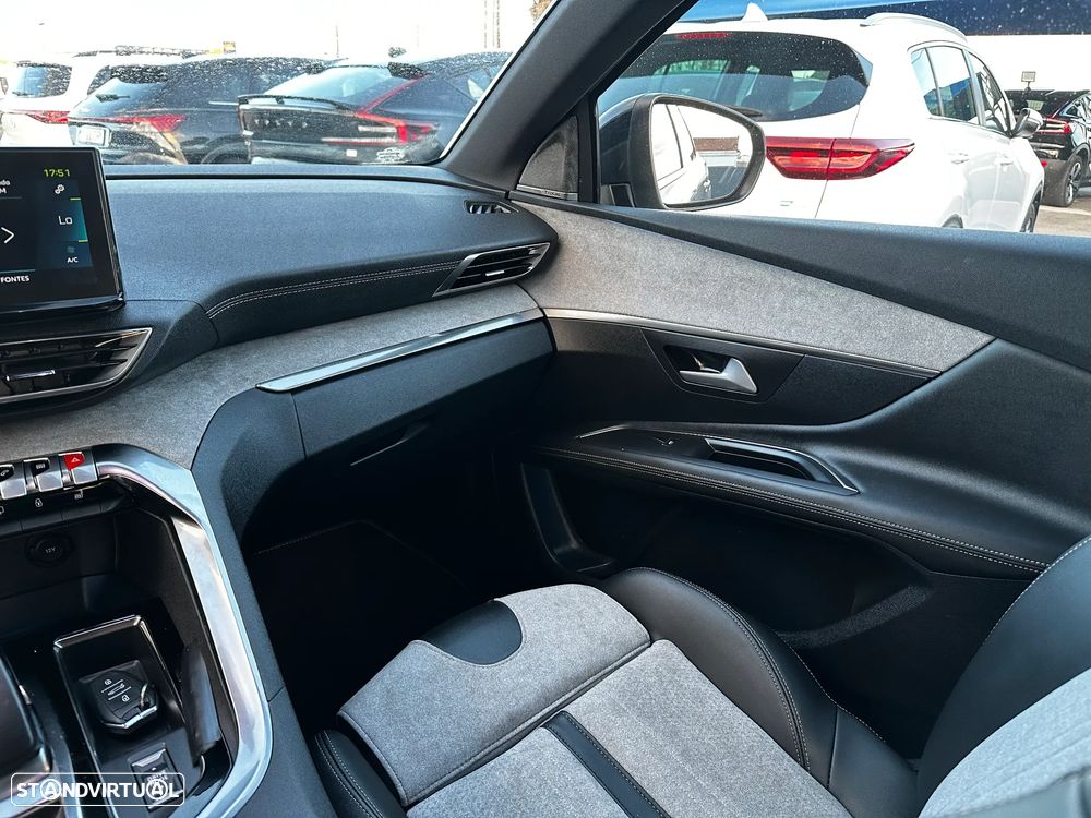 Peugeot 3008 1.6 Hybrid GT Pack e-EAT8 - 39