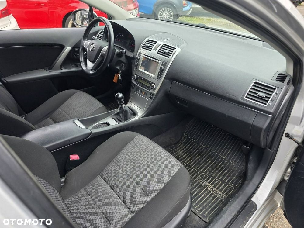Toyota Avensis 2.0 Premium EU5 - 21
