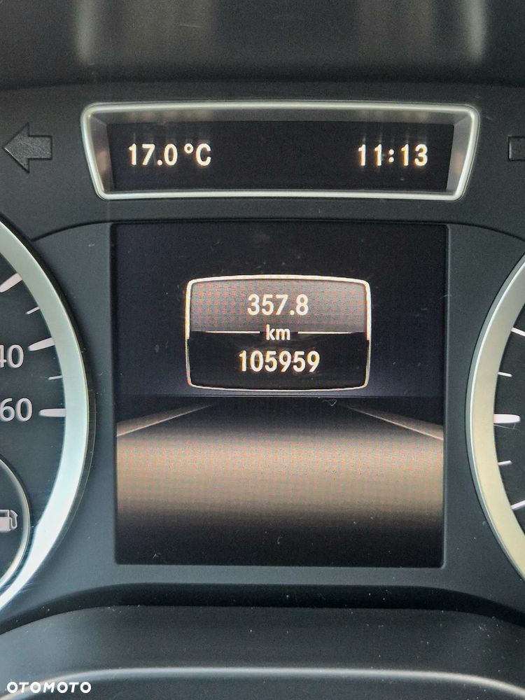 Infiniti Q30 1.5d Premium City Black - 30
