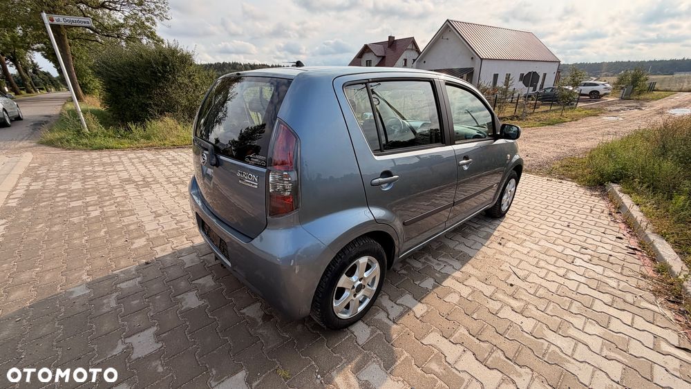 Daihatsu Sirion - 19
