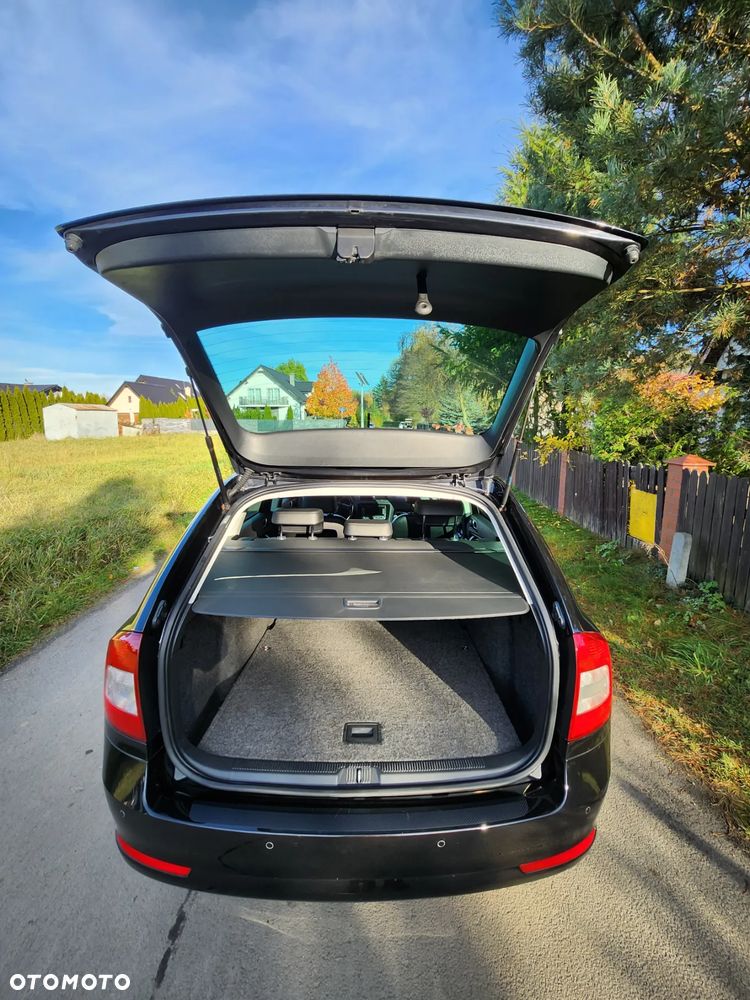 Skoda Octavia Combi 2.0 TDI Laurin & Klement - 23