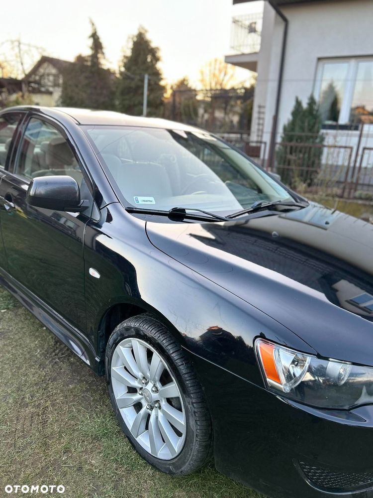 Mitsubishi Lancer - 10