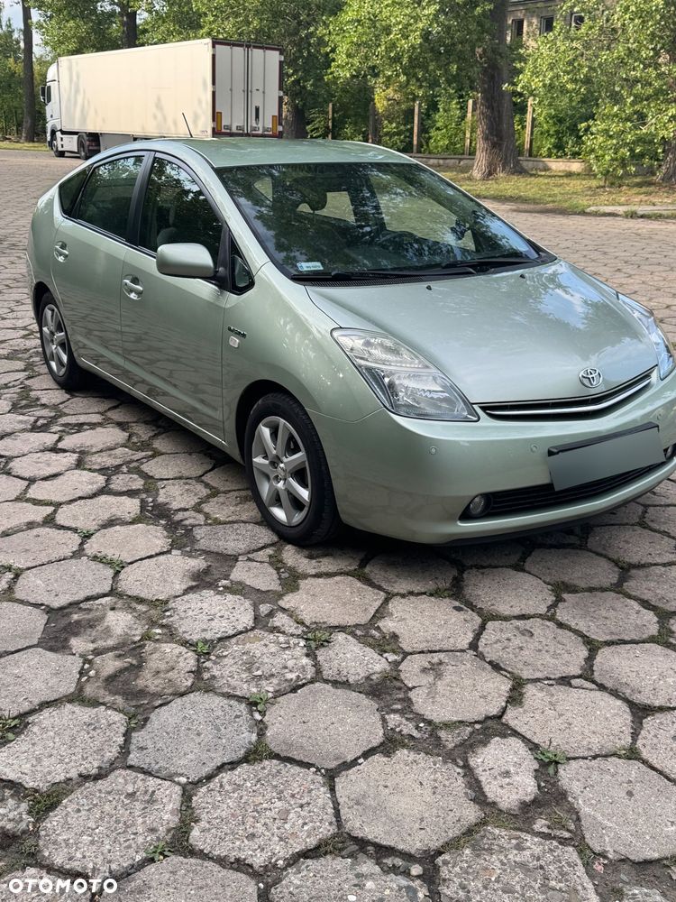 Toyota Prius 1.5 VVT-i Prestige - 1
