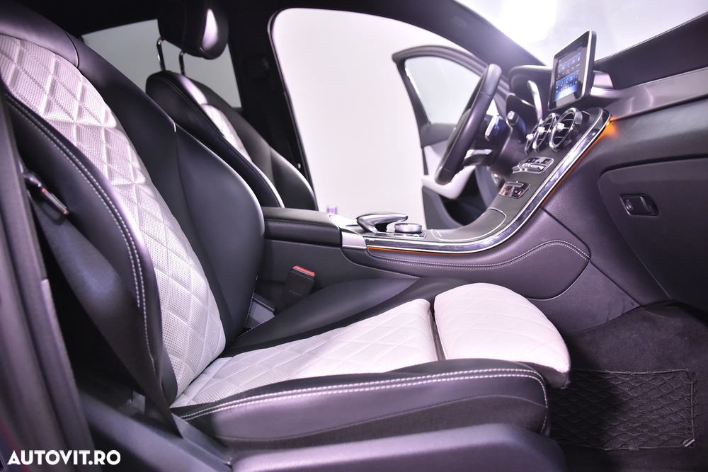 Mercedes-Benz GLC Coupe 300 4MATIC - 11