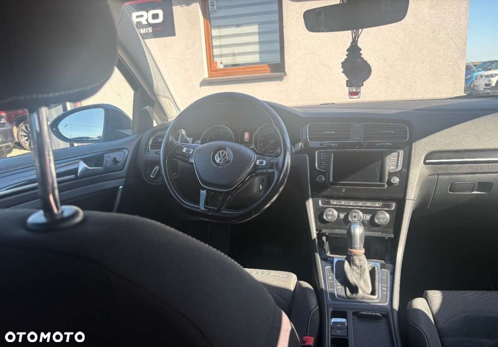 Volkswagen Golf - 11