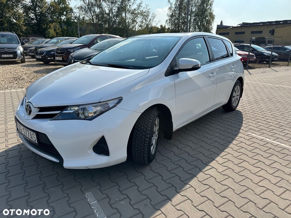 Toyota Auris - 1