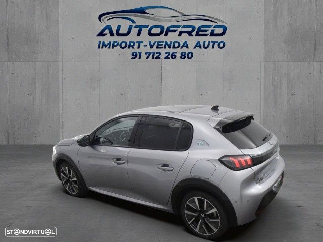 Peugeot e-208 GT - 11