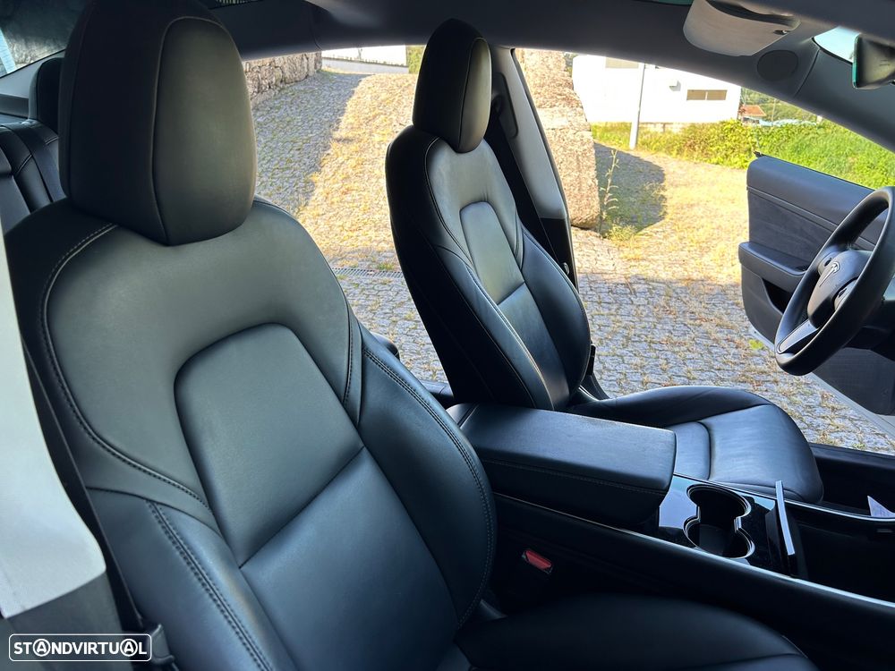 Tesla Model 3 - 21