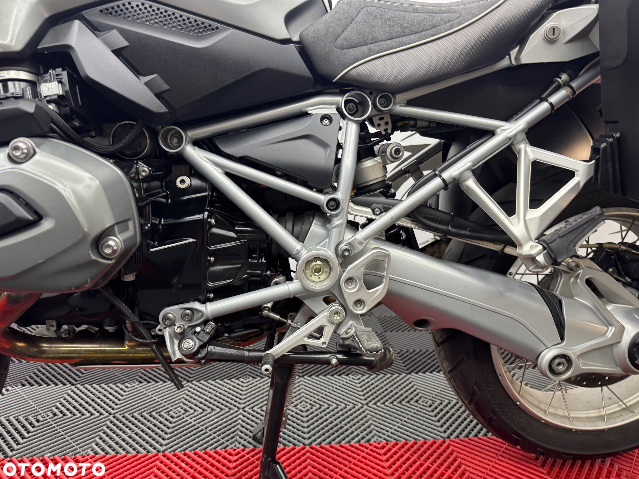 BMW R - 19