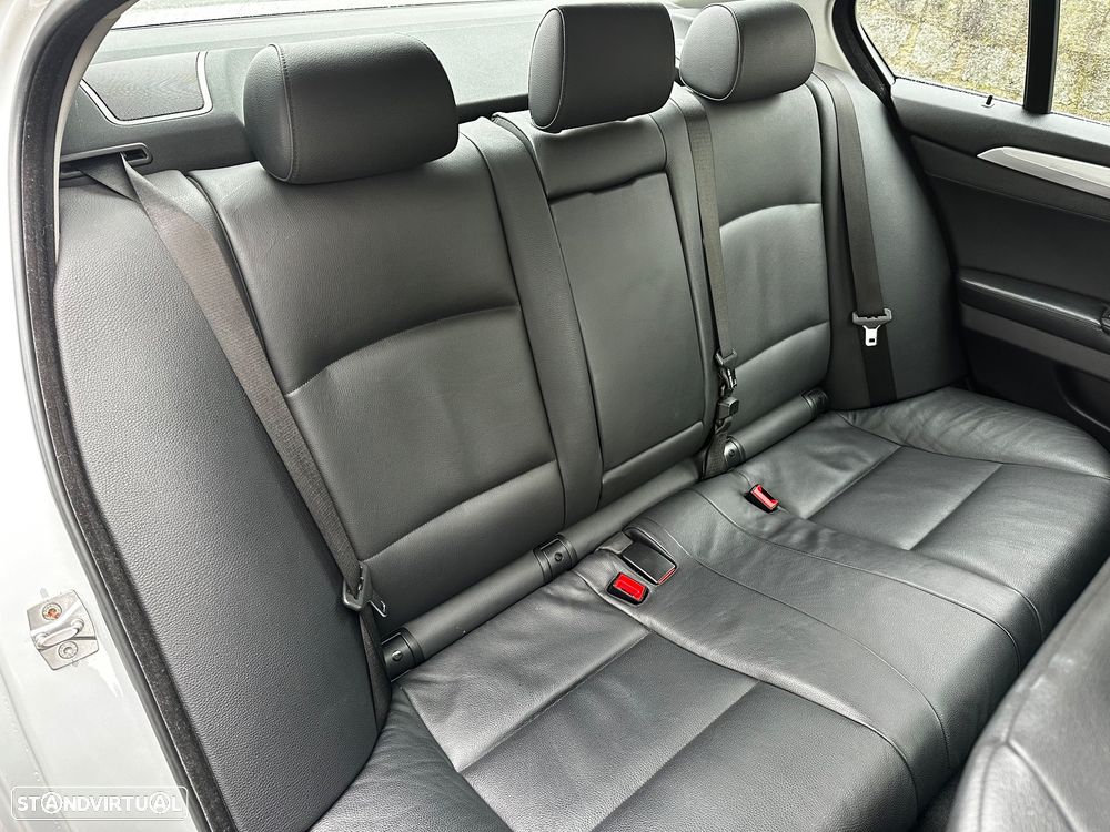 BMW 520 d Pack M - 33