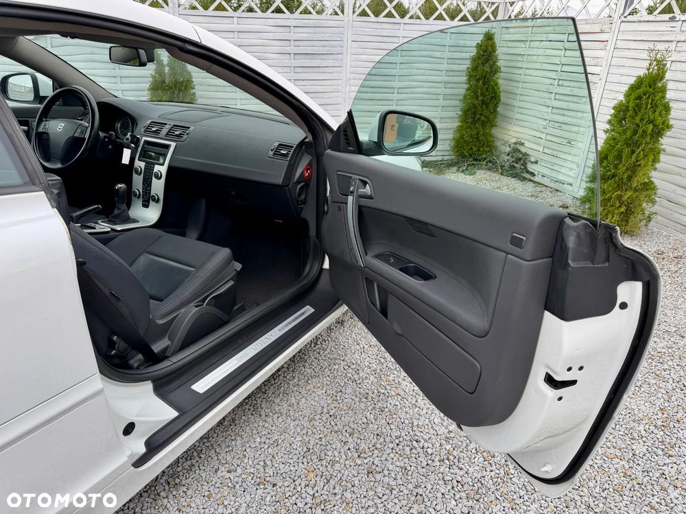 Volvo C70 2.0D Momentum - 33