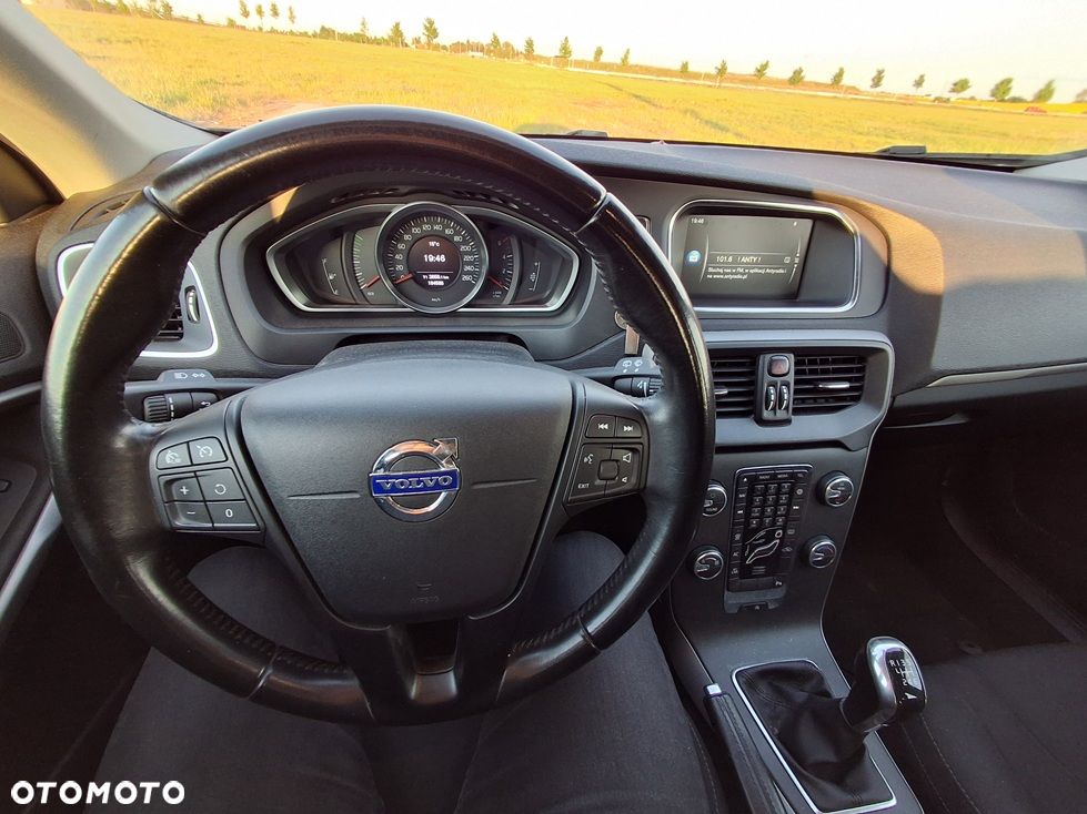 Volvo V40 D2 - 11