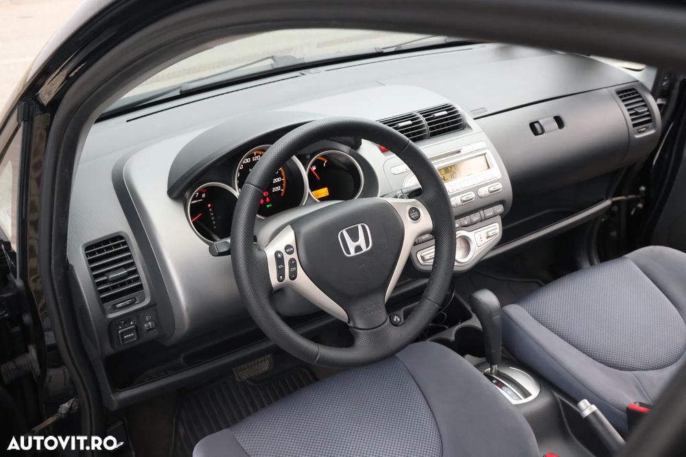 Honda Jazz 1.4i AT - 18