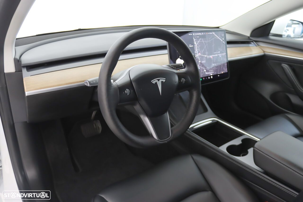 Tesla Model 3 - 3