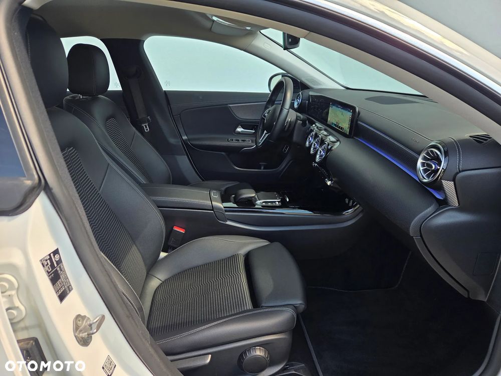 Mercedes-Benz CLA - 11