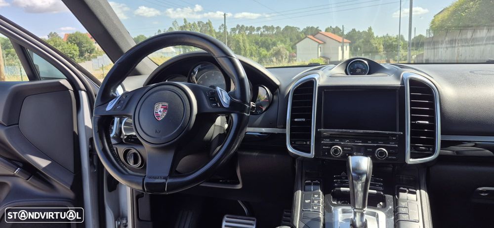 Porsche Cayenne S - 9
