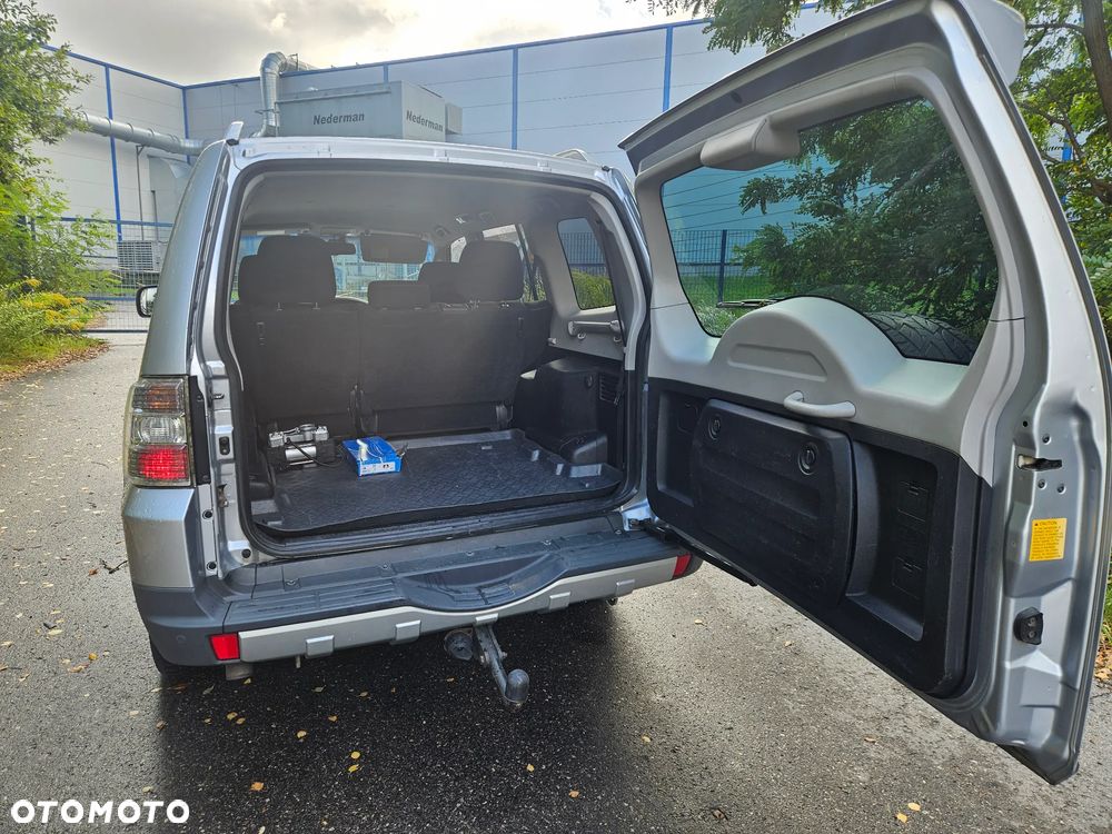 Mitsubishi Pajero - 3