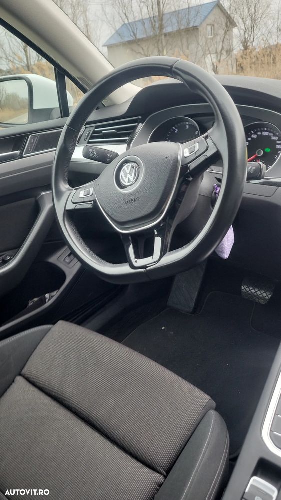 Volkswagen Passat 1.6 TDI (BlueMotion Technology) DSG Comfortline - 10