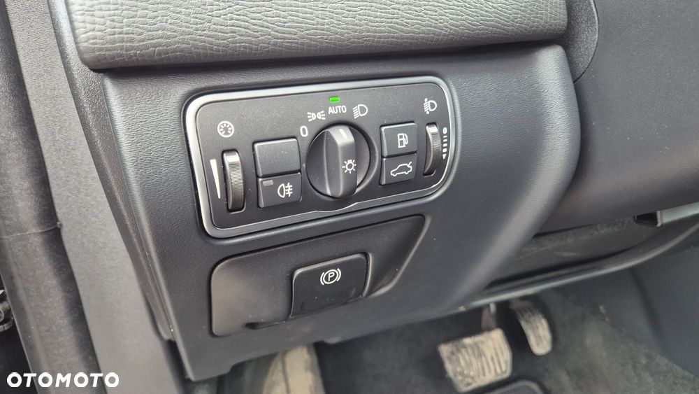 Volvo XC 60 D4 Geartronic Momentum - 33