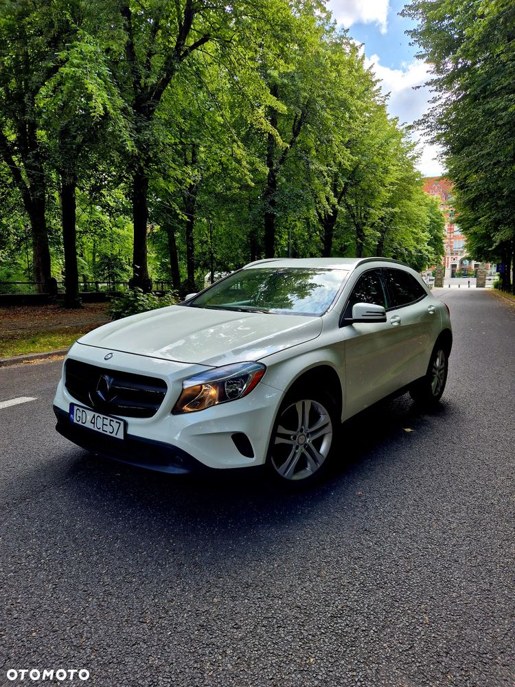 Mercedes-Benz GLA 250 4Matic 7G-DCT - 2