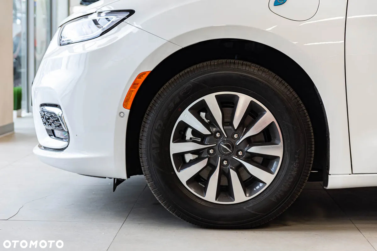 Chrysler Pacifica - 3