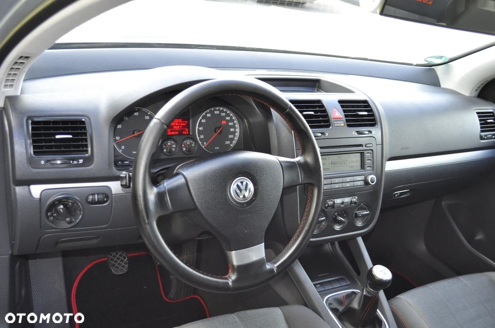 Volkswagen Golf - 20