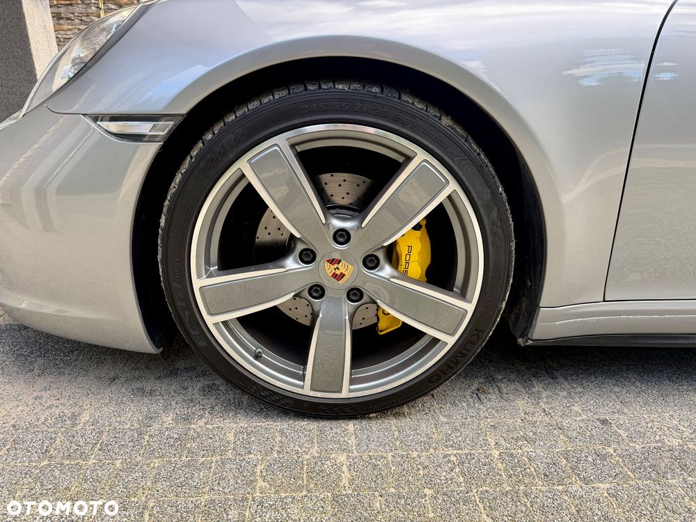 Porsche 911 Carrera 4S - 7