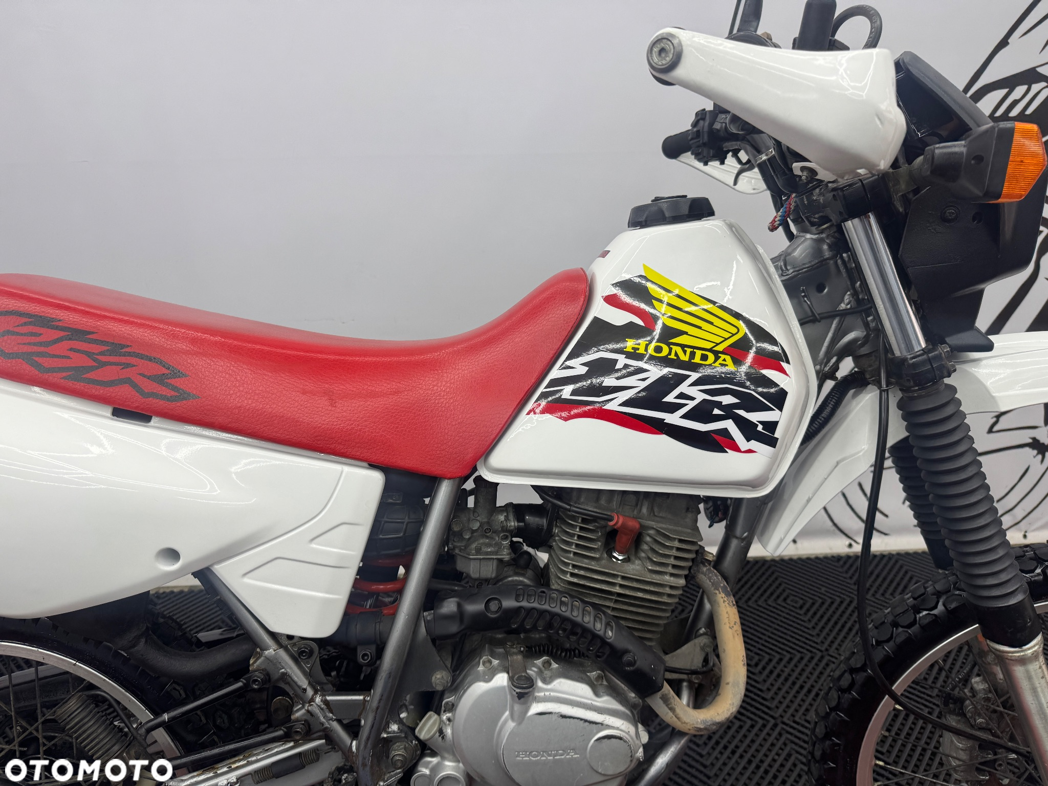 Honda XLR - 31