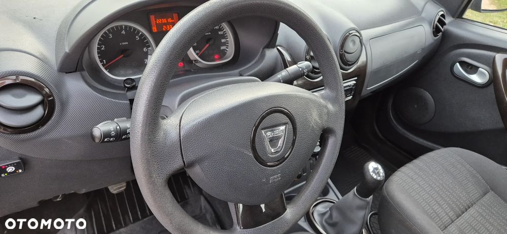 Dacia Duster 1.6 Laureate - 13