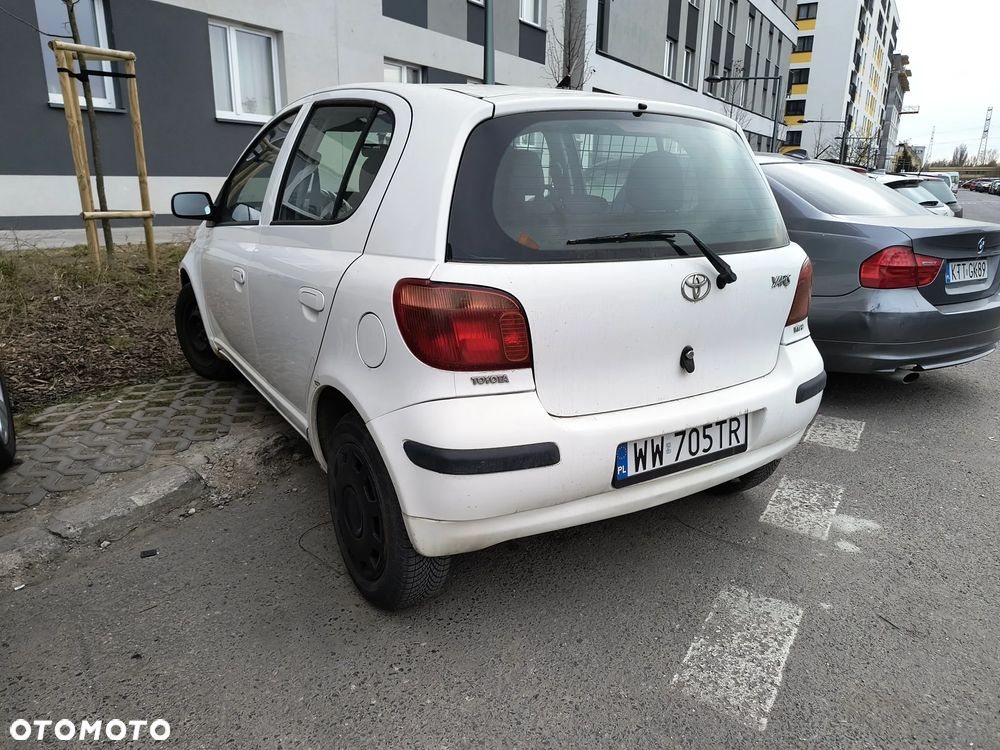 Toyota Yaris 1.0 Luna - 3