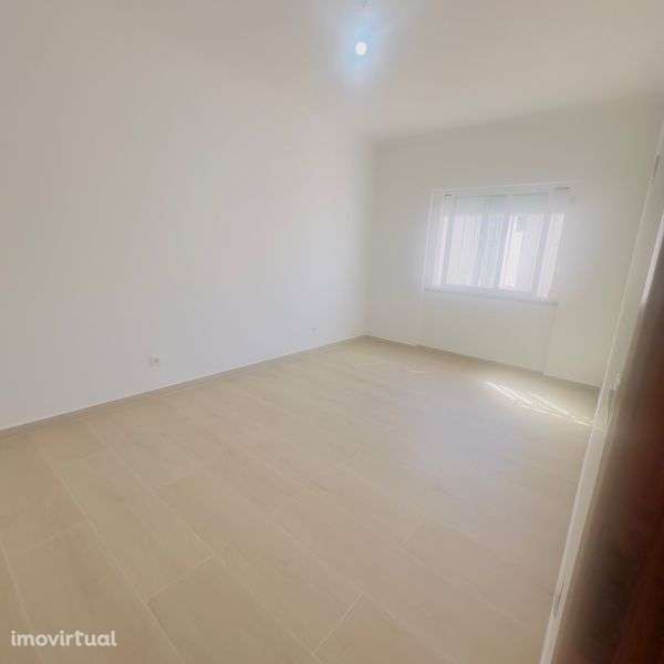 T1 - andar de moradia - Grande imagem: 4/12