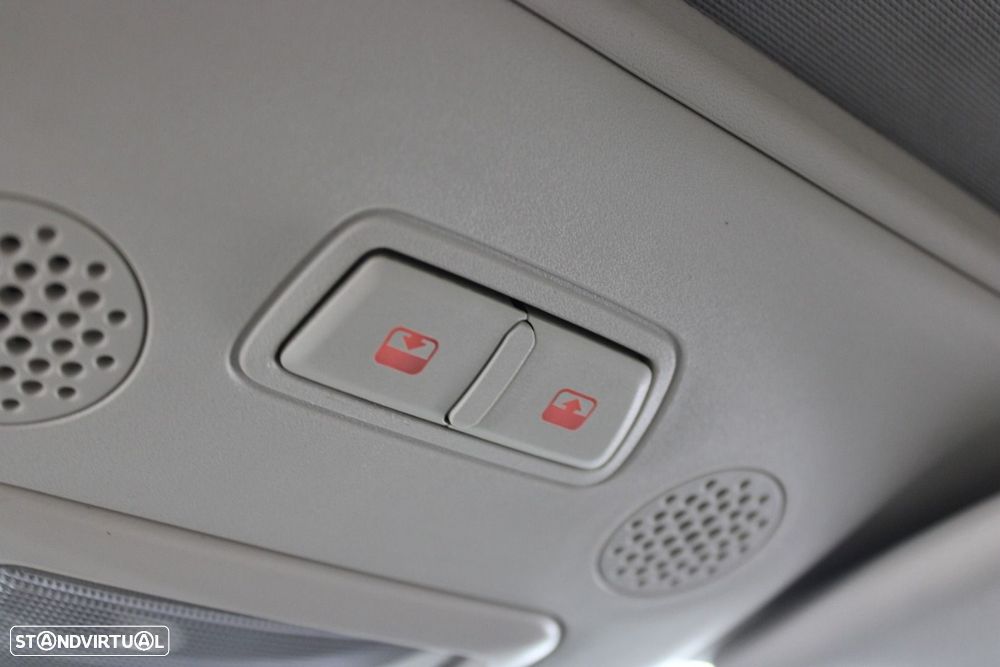 Fiat 500C 1.0 Hybrid Lounge - 29