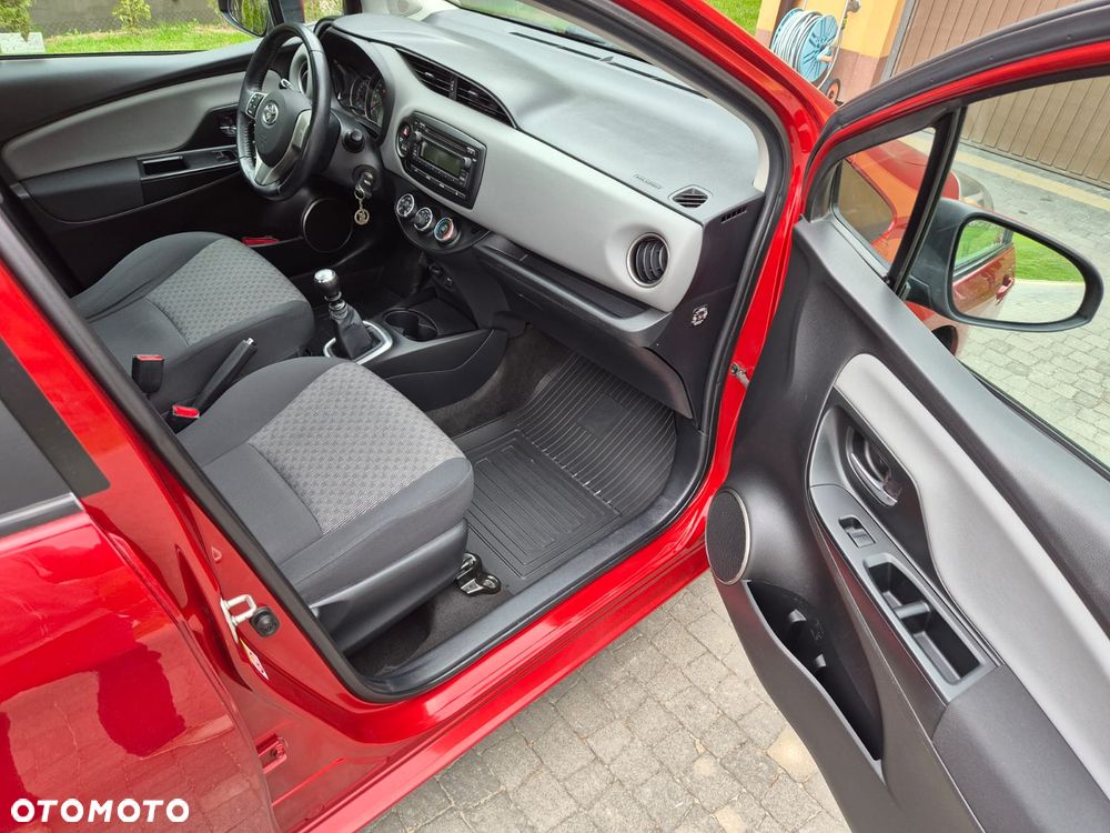 Toyota Yaris - 10