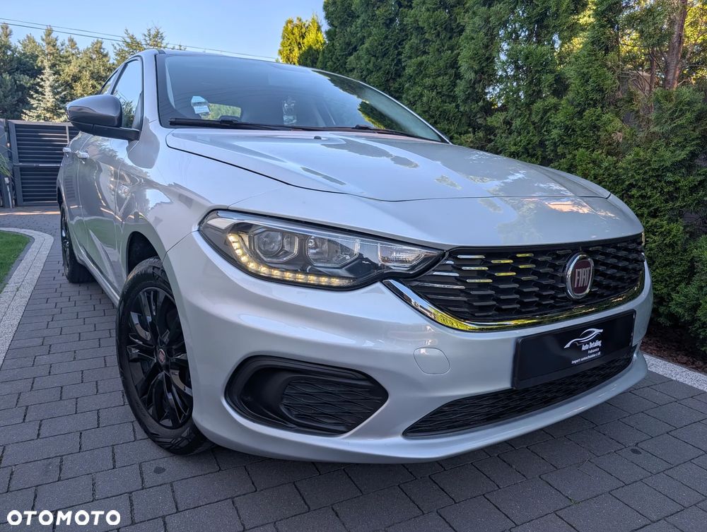 Fiat Tipo - 12