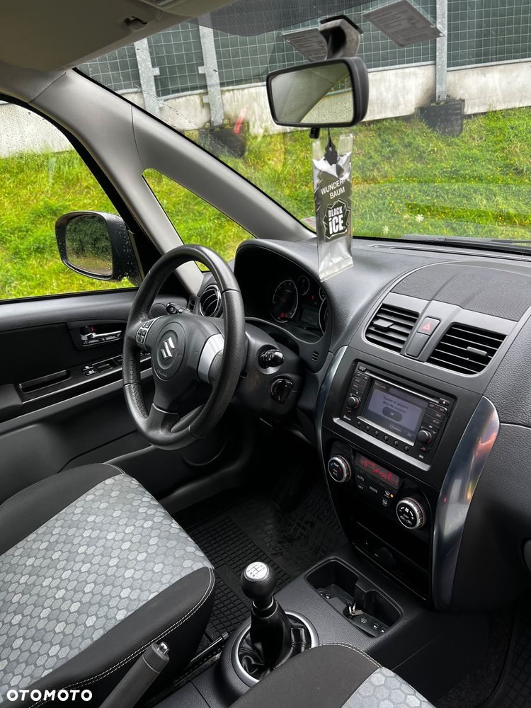 Suzuki SX4 1.6 Comfort Plus - 5
