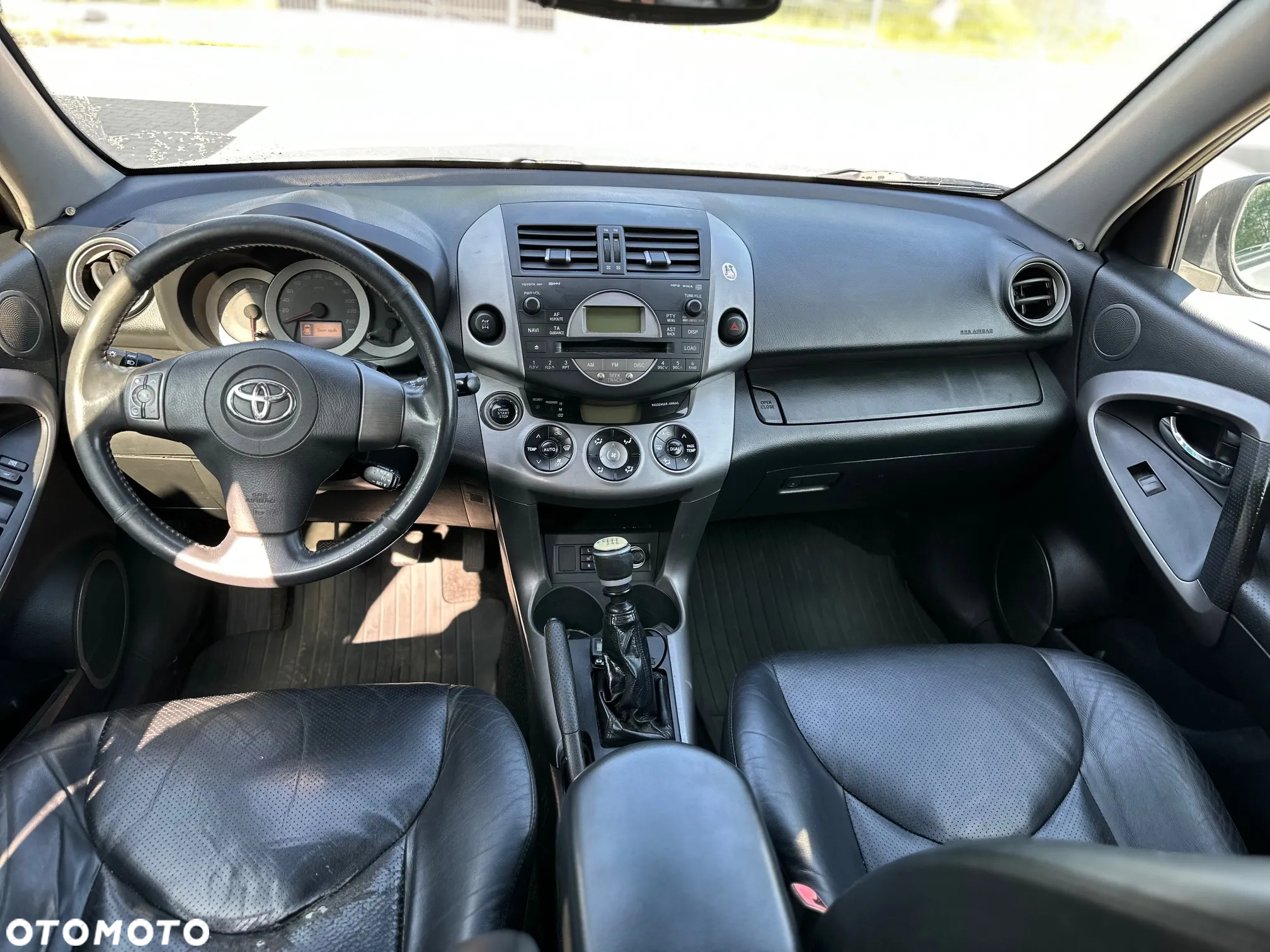 Toyota RAV4 - 10