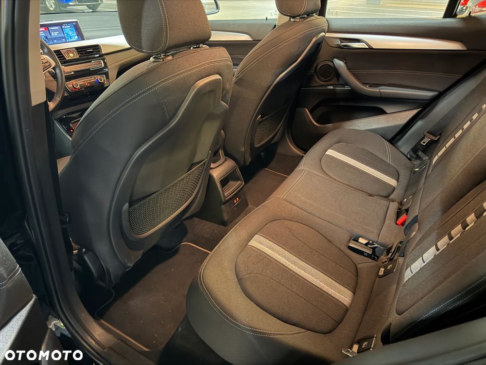 BMW X2 sDrive18i - 31