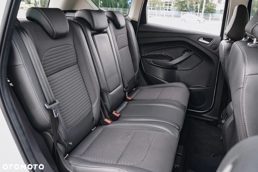Ford Kuga 2.0 TDCi 2x4 Titanium - 27