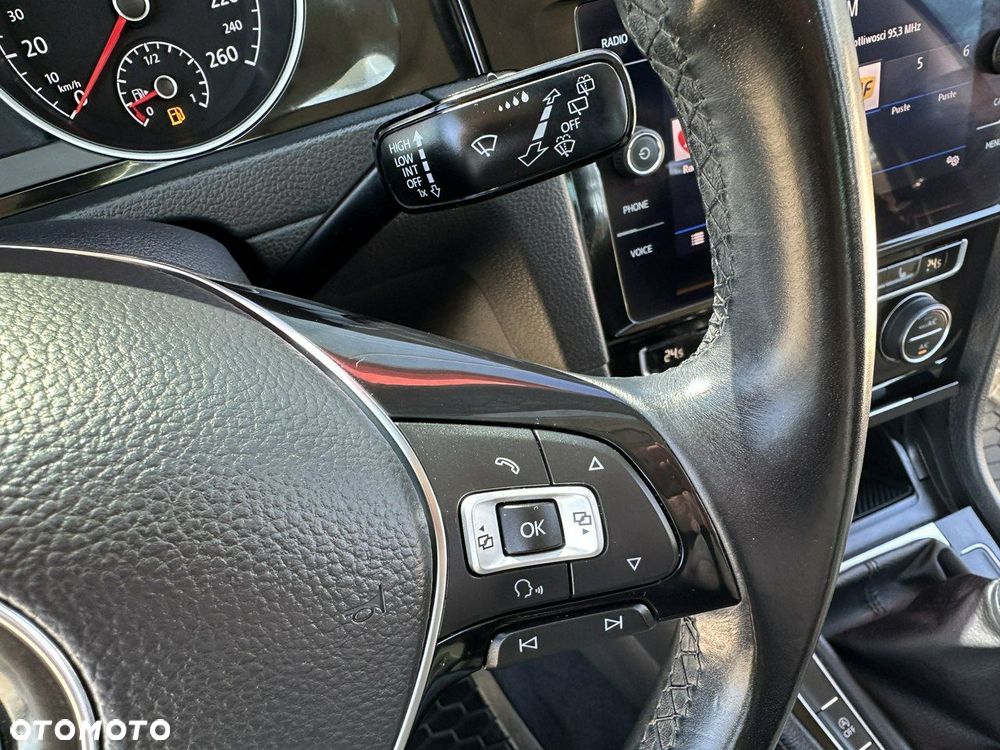 Volkswagen Golf 1.4 TSI BMT Highline - 22